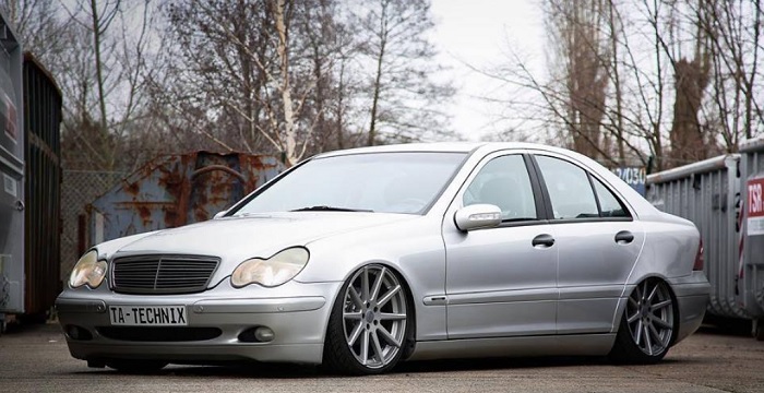 Mercedes Cclass W203 air suspension front kit Brabant